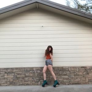 Meet your Posher, Abigail